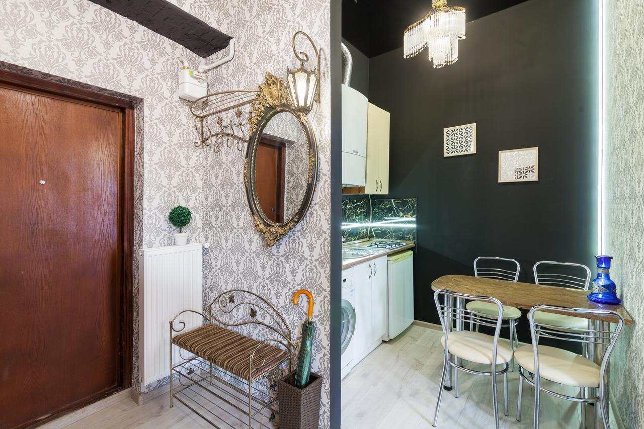 Austrian Apartments Leopolli Near Railway Station Lemberg Exterior foto