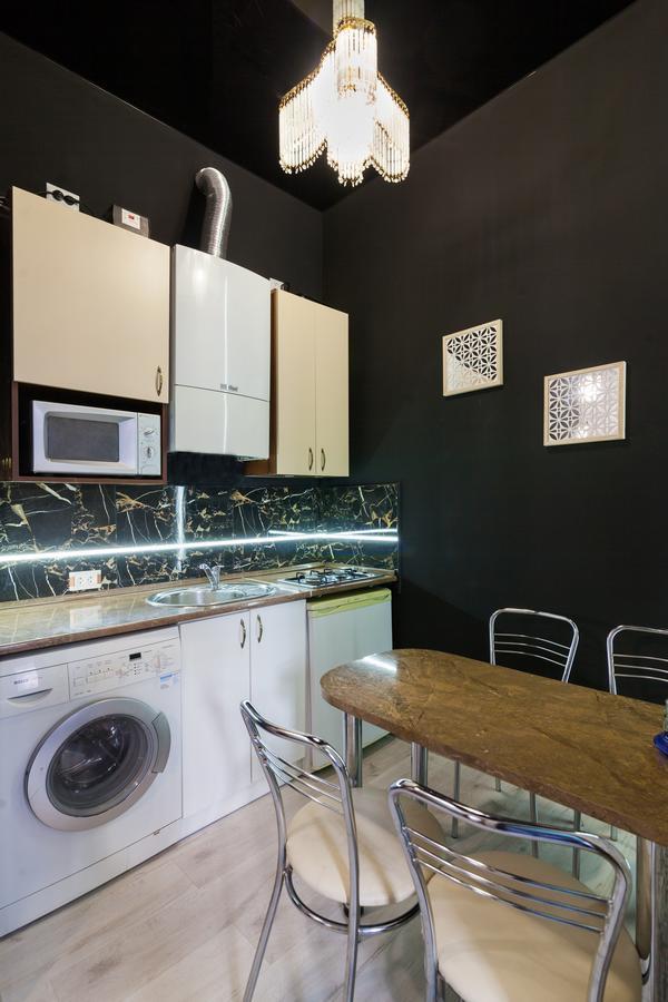 Austrian Apartments Leopolli Near Railway Station Lemberg Exterior foto